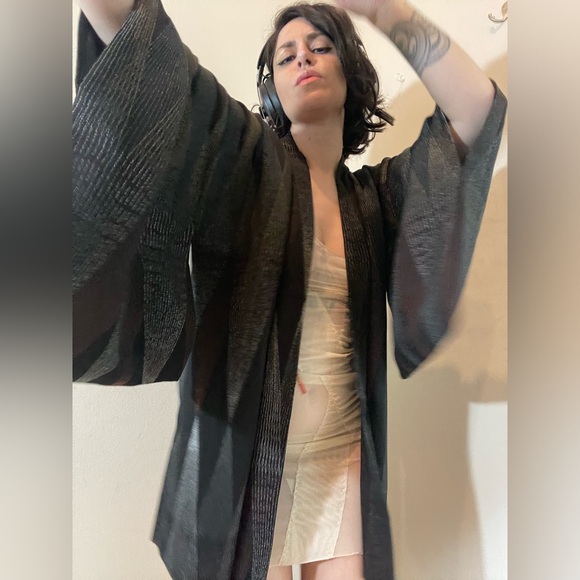 Shimmering wavelengths metallic light frequencies Haori Kimono over coat jacket - Picture 13 of 16